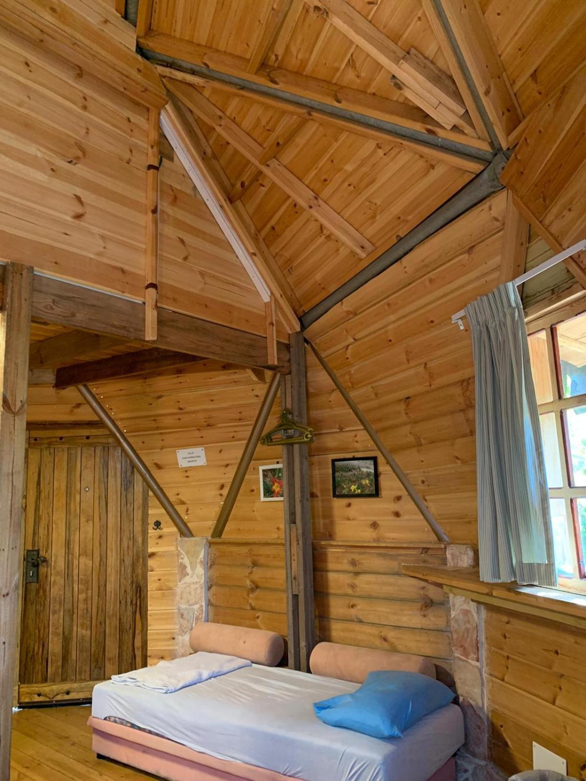 בקתת עץ בחורש במנות - דום גיאודזי - Wooden Cabin In Manot ภายนอก รูปภาพ