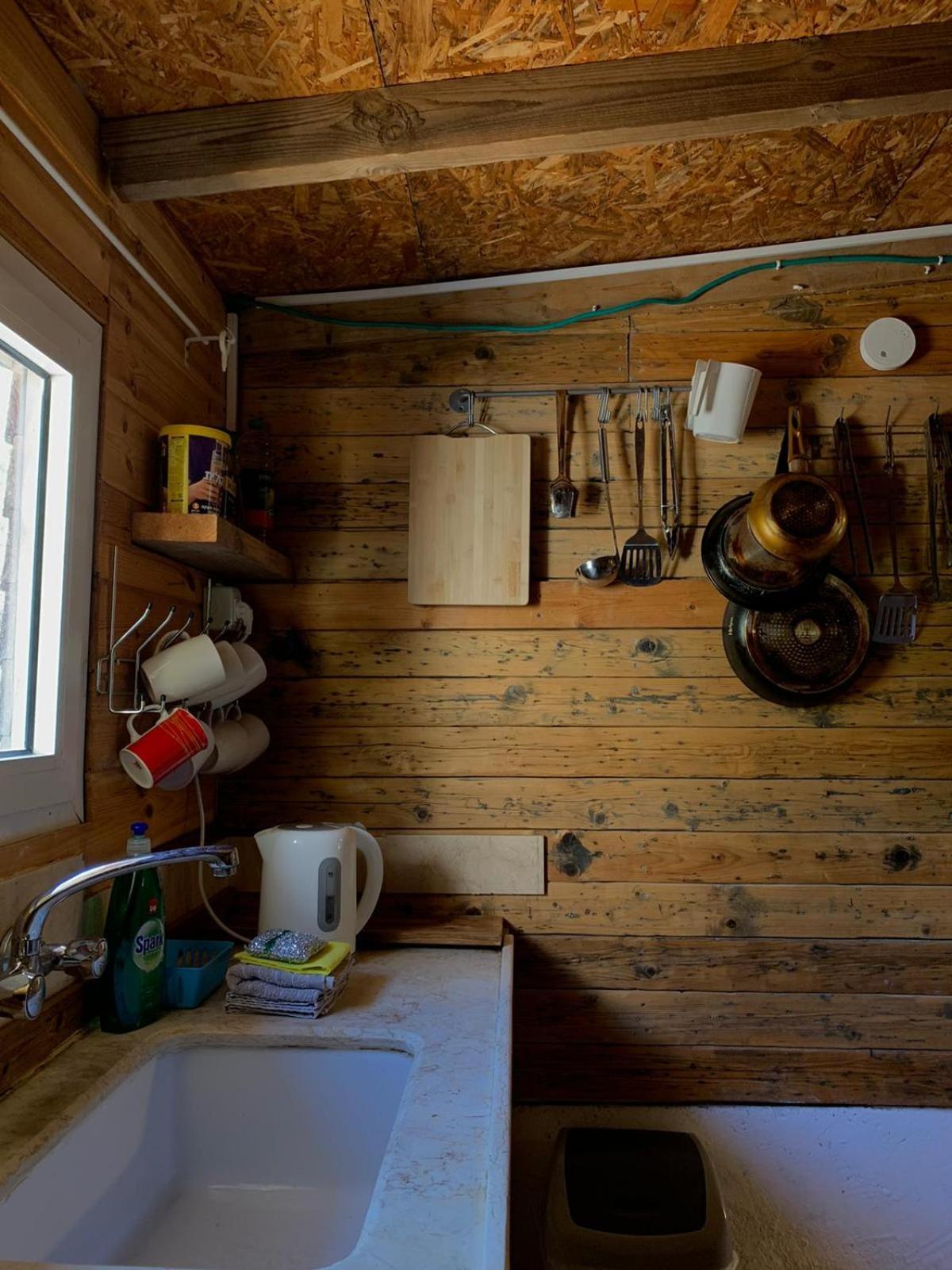 בקתת עץ בחורש במנות - דום גיאודזי - Wooden Cabin In Manot ภายนอก รูปภาพ