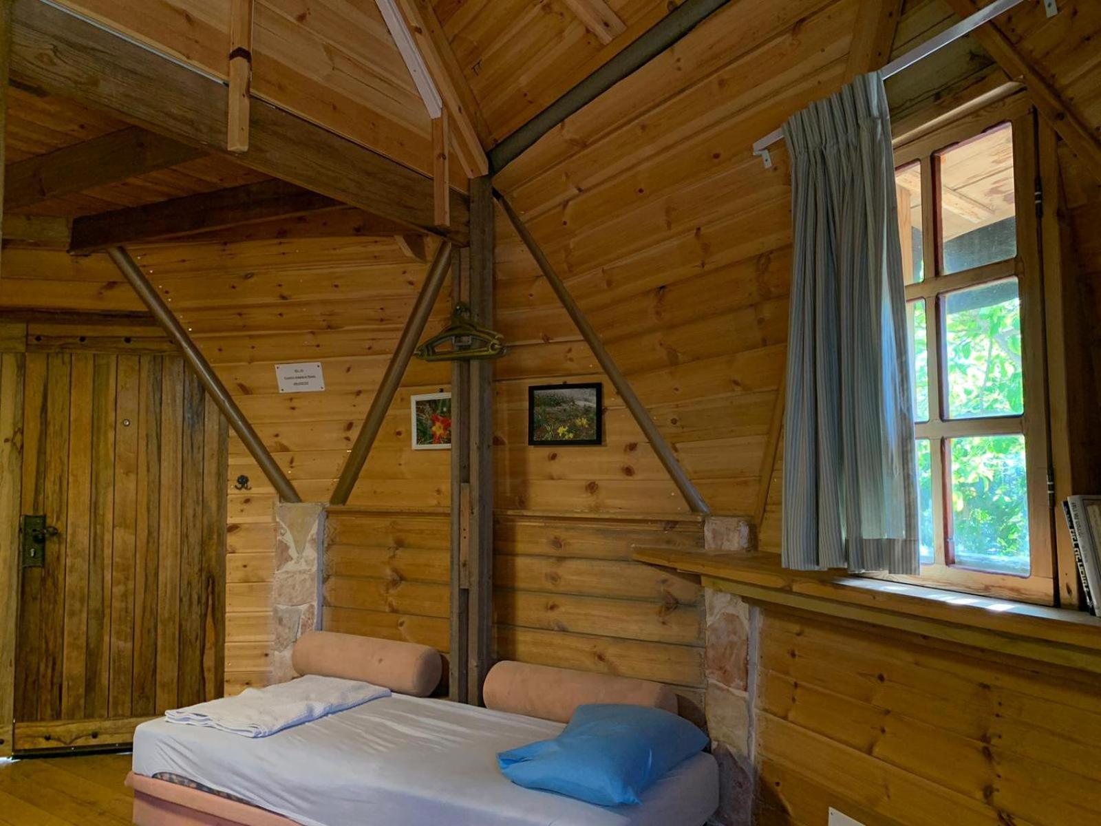 בקתת עץ בחורש במנות - דום גיאודזי - Wooden Cabin In Manot ภายนอก รูปภาพ